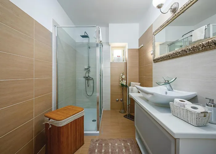 Vikendica Holiday Home Tinjan 56