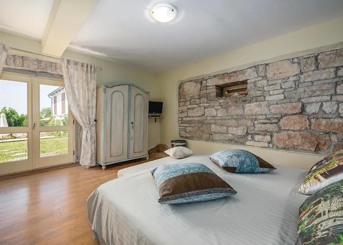 Vikendica Holiday Home Tinjan 56