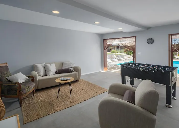 Vikendica Holiday Home Tinjan 56