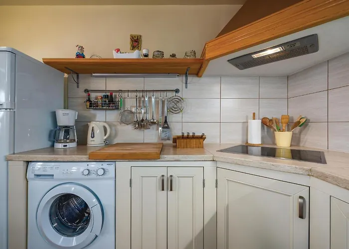 Vikendica Holiday Home Tinjan 56