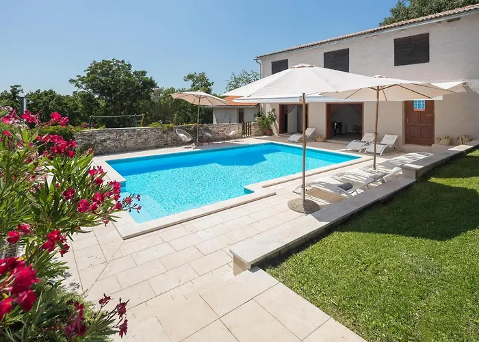 Holiday Home Tinjan 56