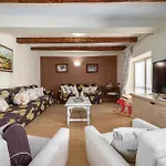 Dom wakacyjny 56 Tinjan